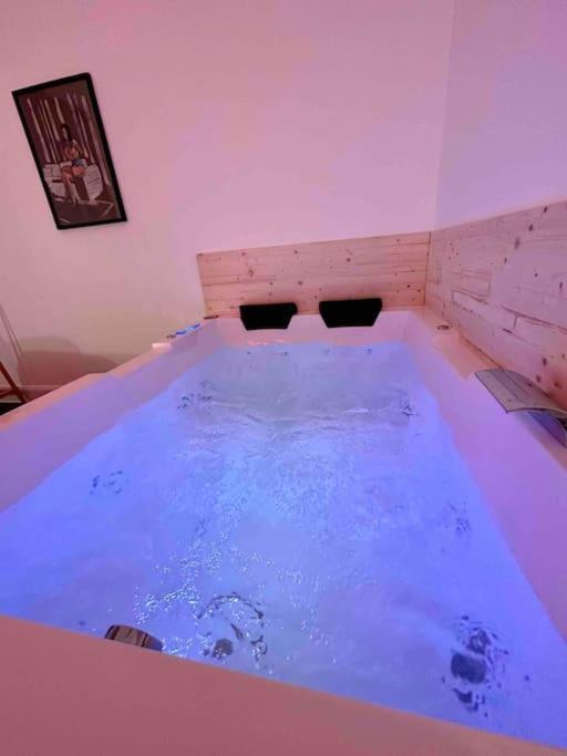 Apartment A0 Grand Appartement, Jaccuzi, Et Exterieur Thermal Artem A 200m