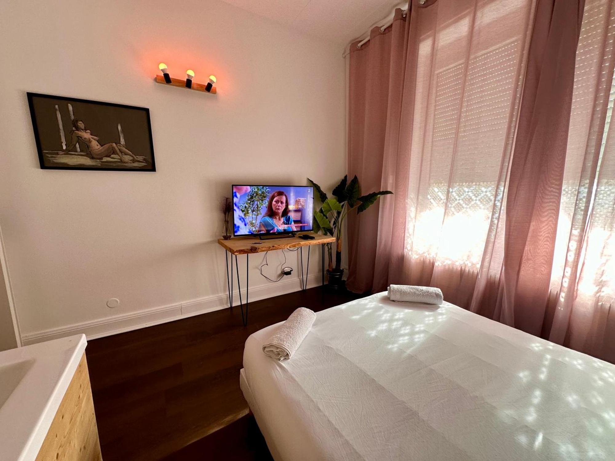 Apartment A0 Grand Appartement, Jaccuzi, Et Exterieur Thermal Artem A 200m *